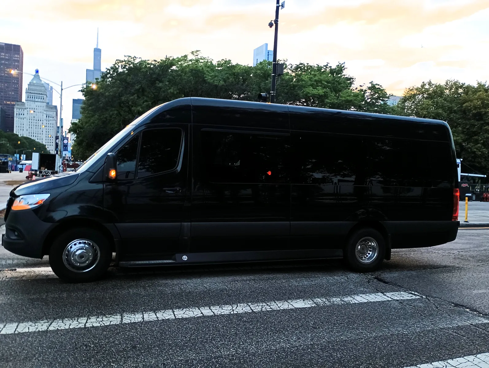Mercedes Sprinter Executive van for Chicago airport group transport